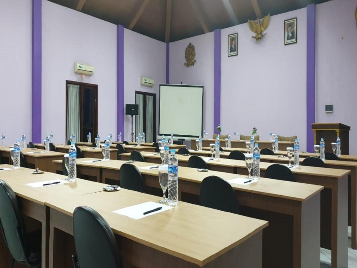 Hotel Signature Mandala Kencana Cianjur Exterior photo