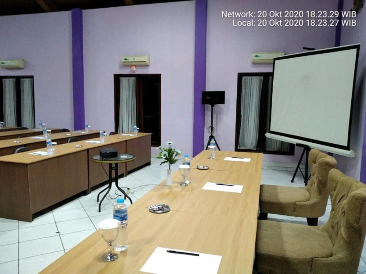 Hotel Signature Mandala Kencana Cianjur Exterior photo