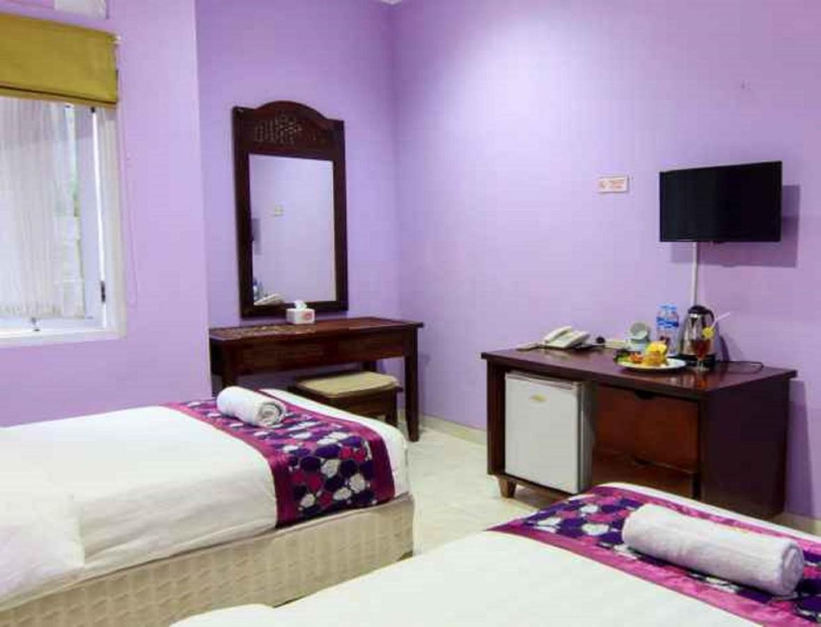 Hotel Signature Mandala Kencana Cianjur Exterior photo