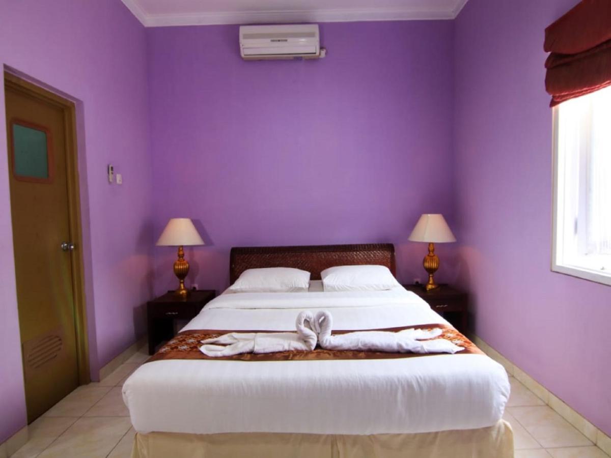 Hotel Signature Mandala Kencana Cianjur Exterior photo